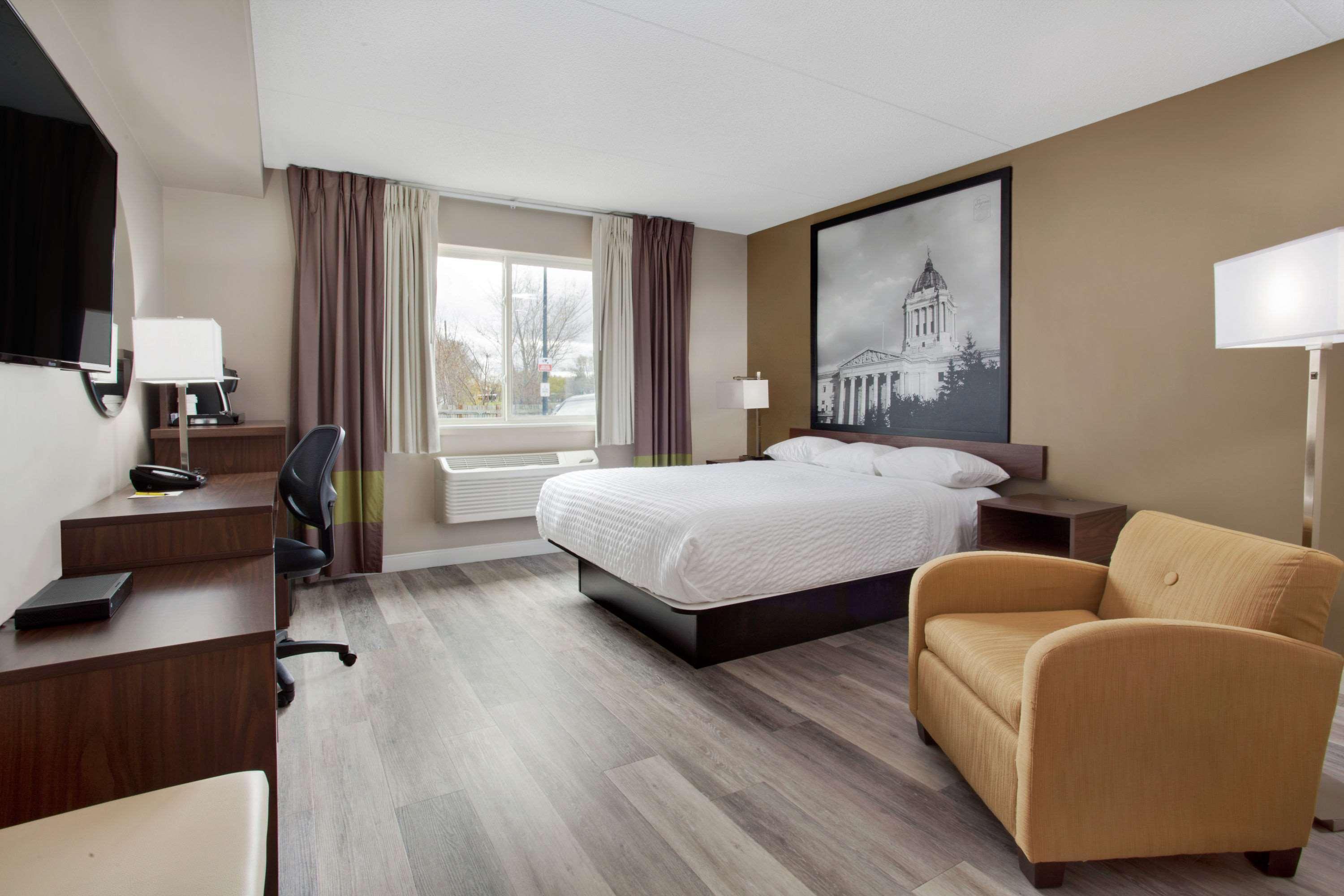 Super 8 By Wyndham Winnipeg West Esterno foto
