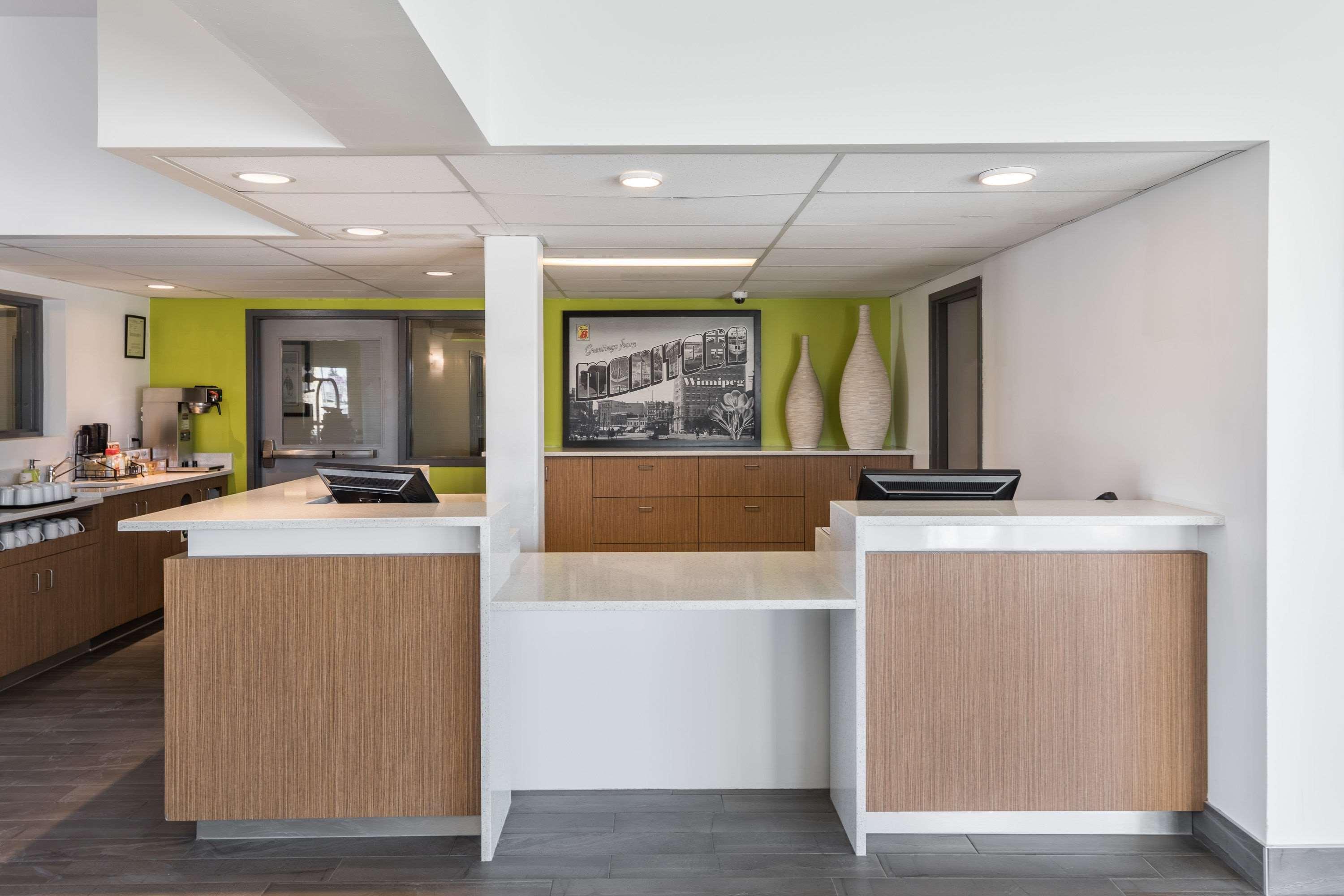 Super 8 By Wyndham Winnipeg West Esterno foto