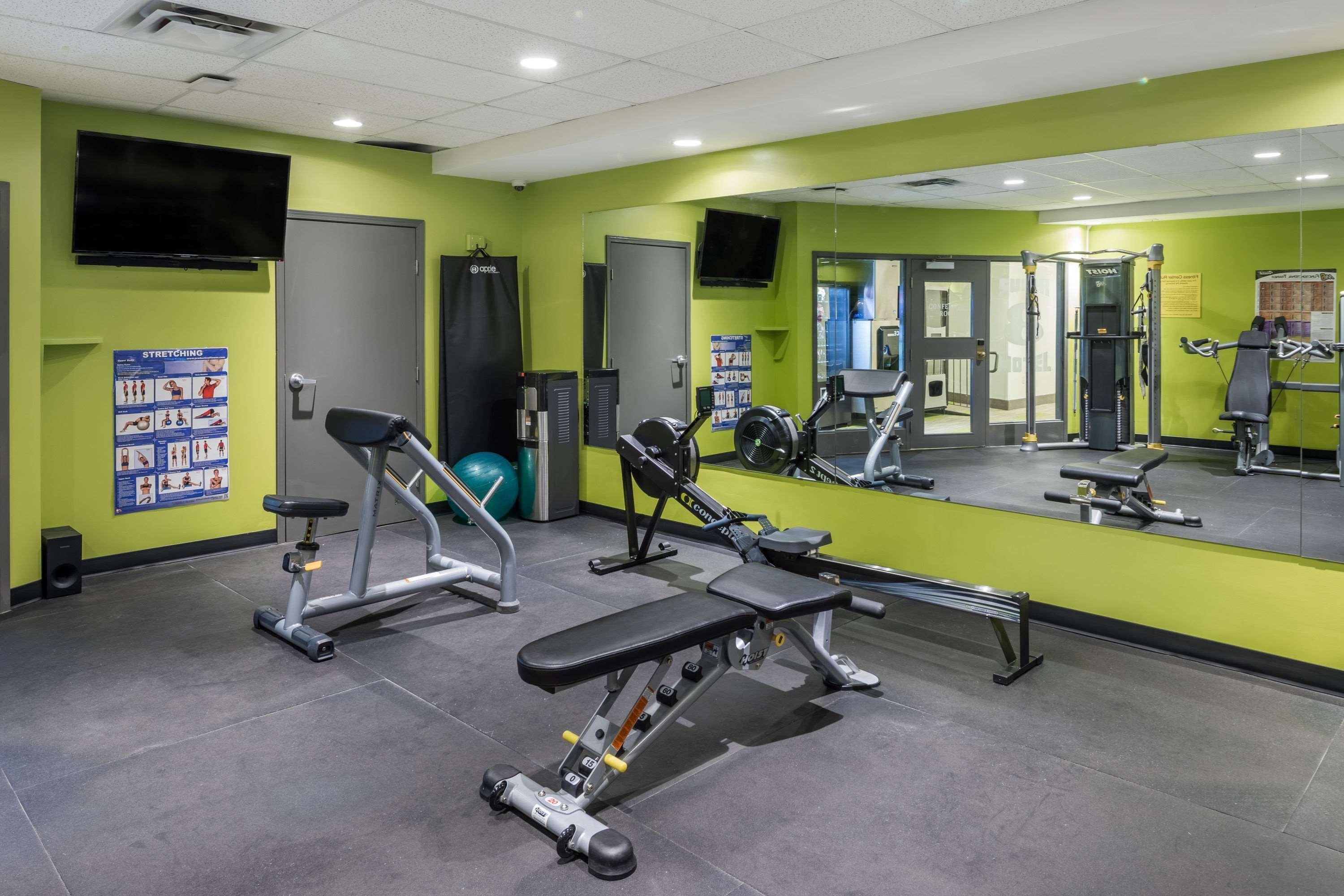 Super 8 By Wyndham Winnipeg West Esterno foto