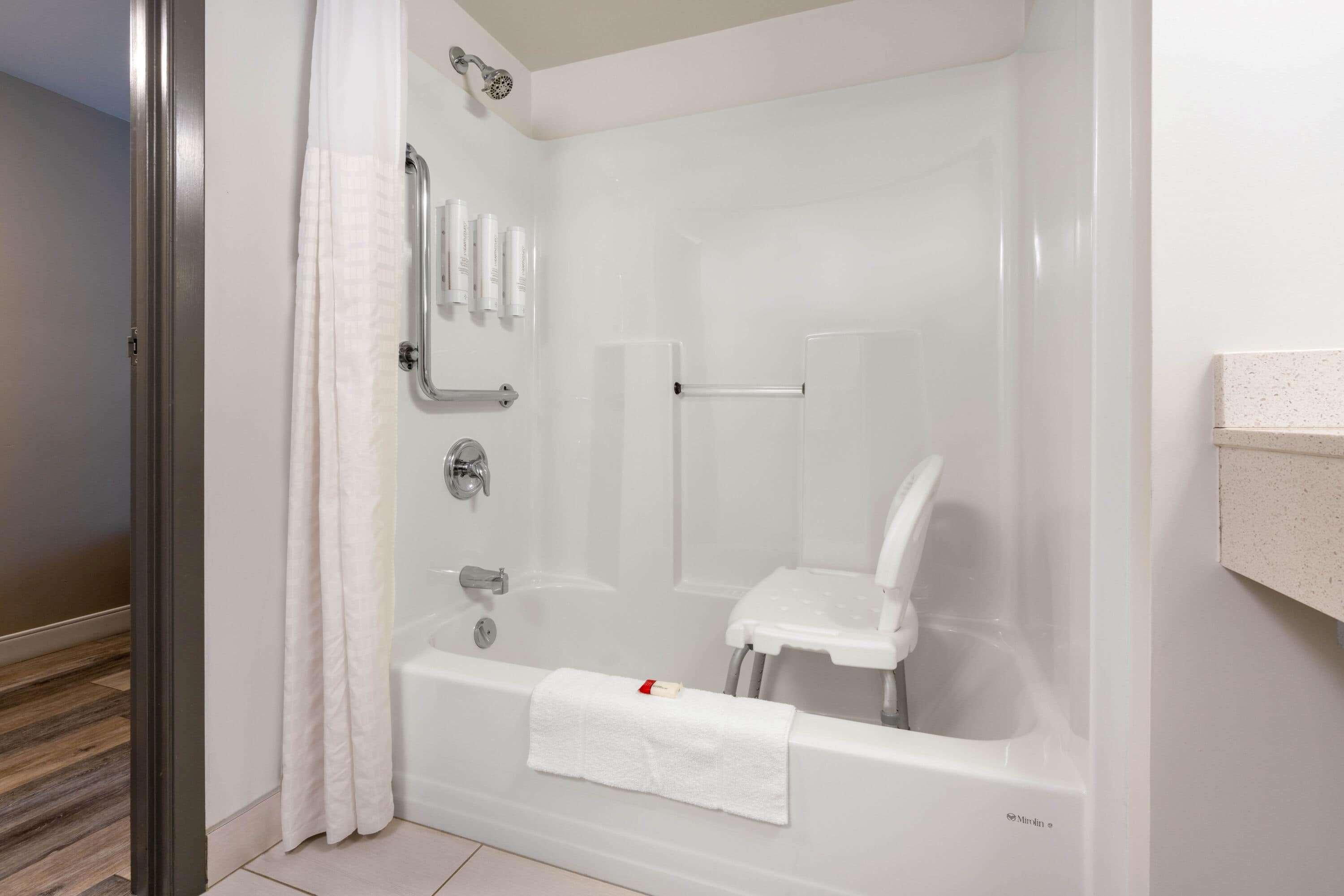 Super 8 By Wyndham Winnipeg West Esterno foto