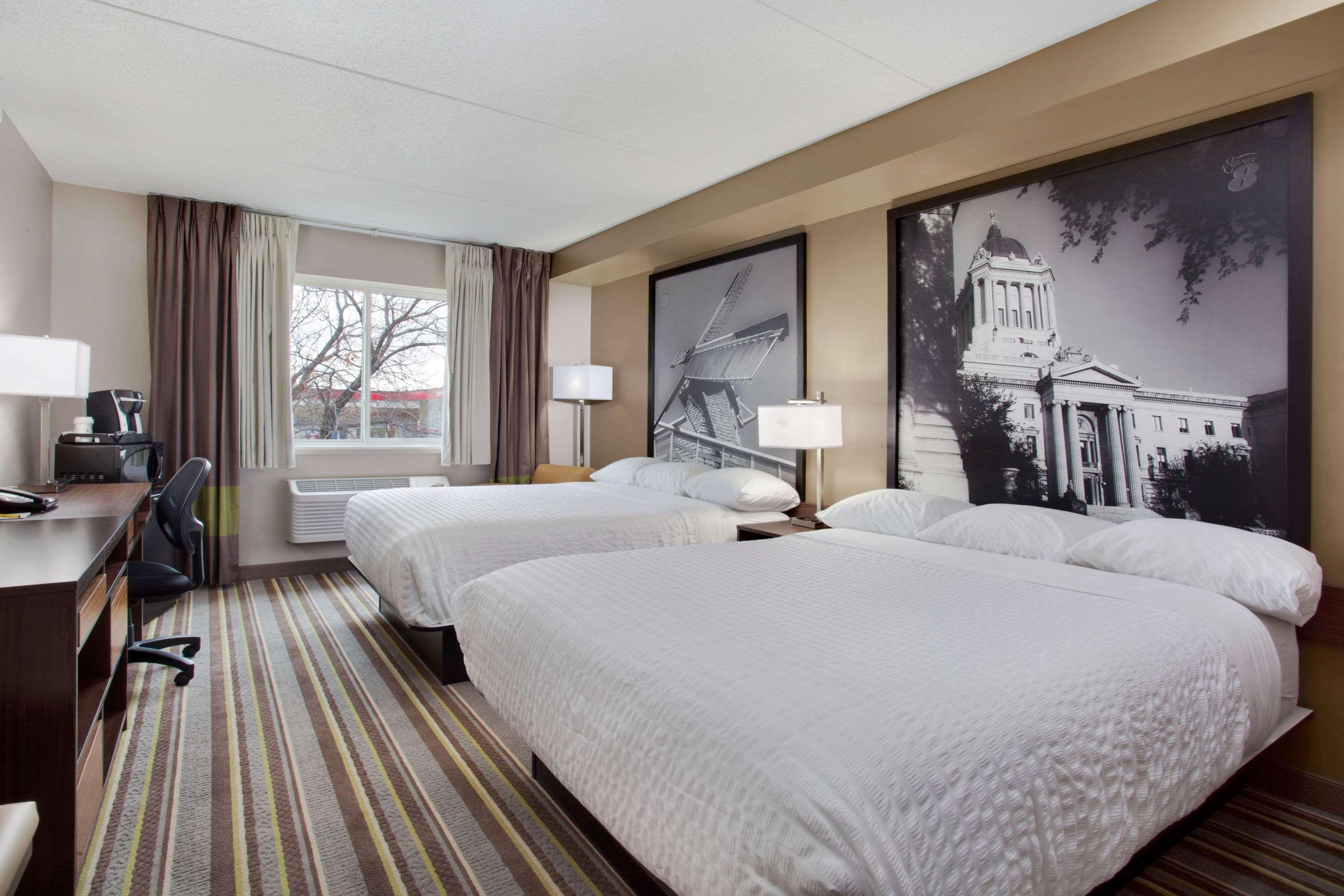 Super 8 By Wyndham Winnipeg West Esterno foto